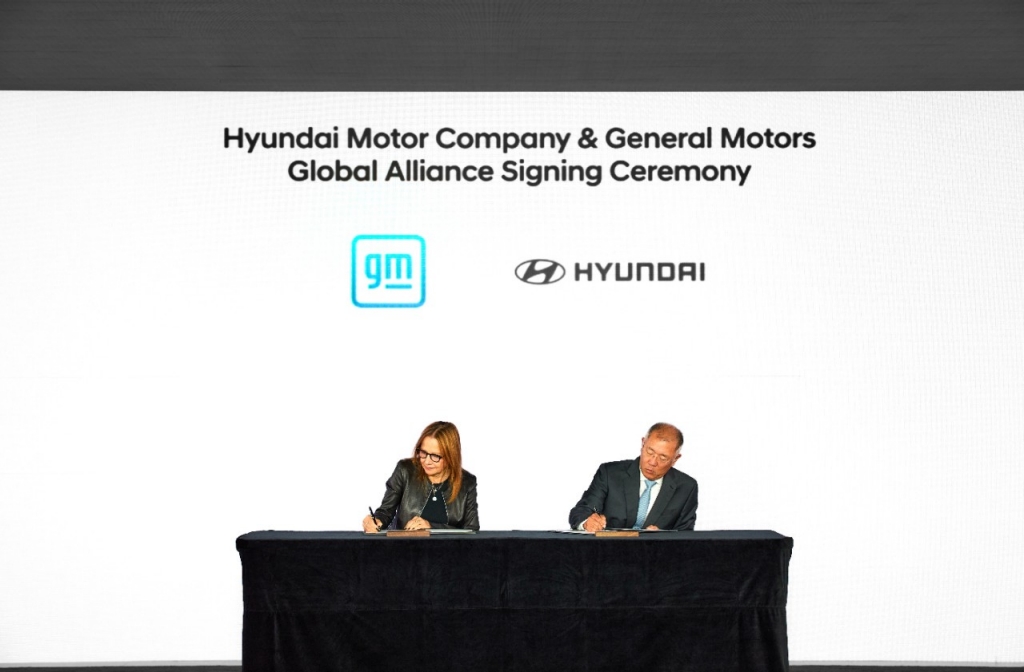 Hyundai et GM signent un protocole d'accord pour explorer la collaboration sur les véhicules, la chaîne d'approvisionnement et les technologies énergétiques propres