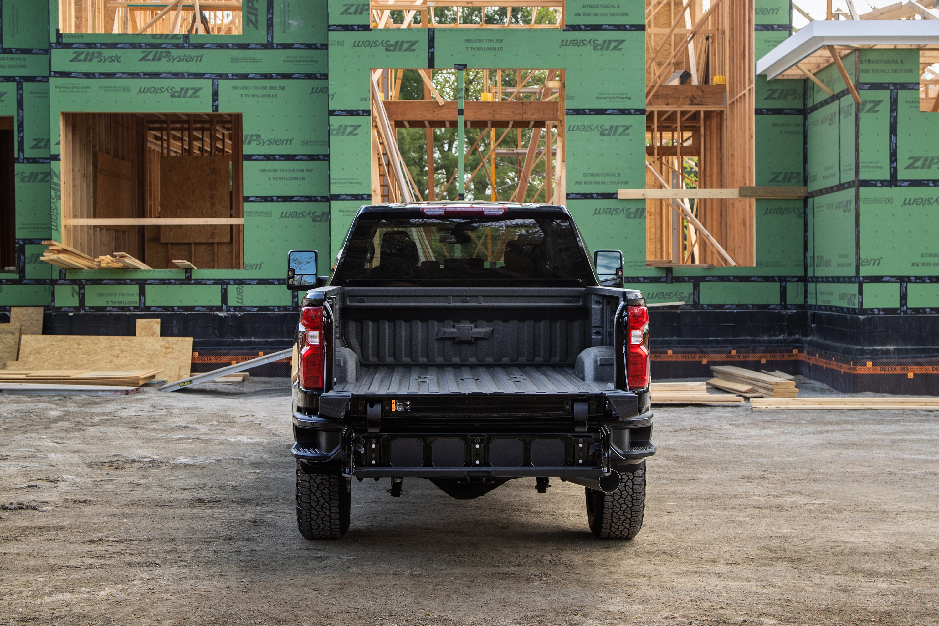 2022 Chevrolet Silverado HD Offers Multi-Flex Tailgate